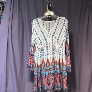 New women’s tunic with out tags.